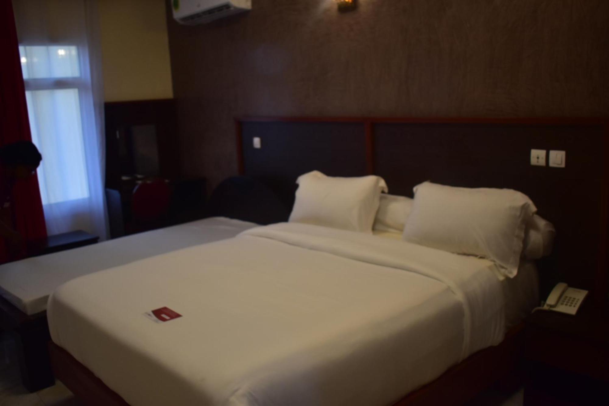 Safyad Hotel Яунде Экстерьер фото