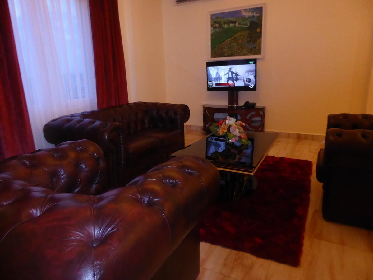 Safyad Hotel Яунде Экстерьер фото