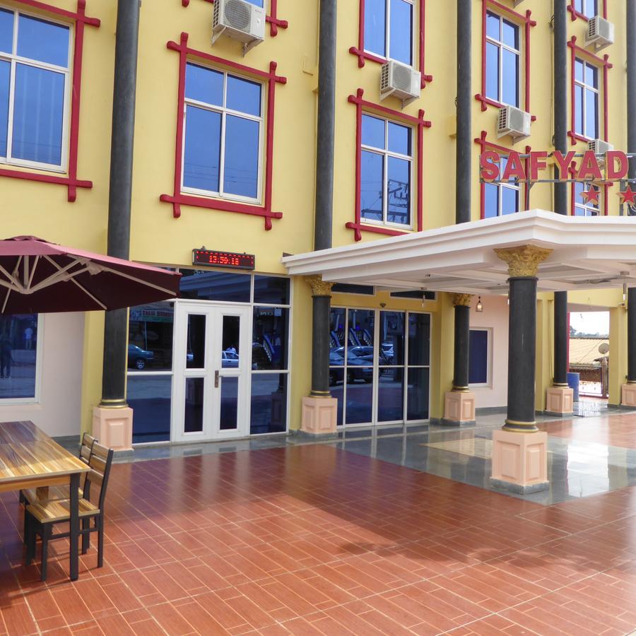 Safyad Hotel Яунде Экстерьер фото