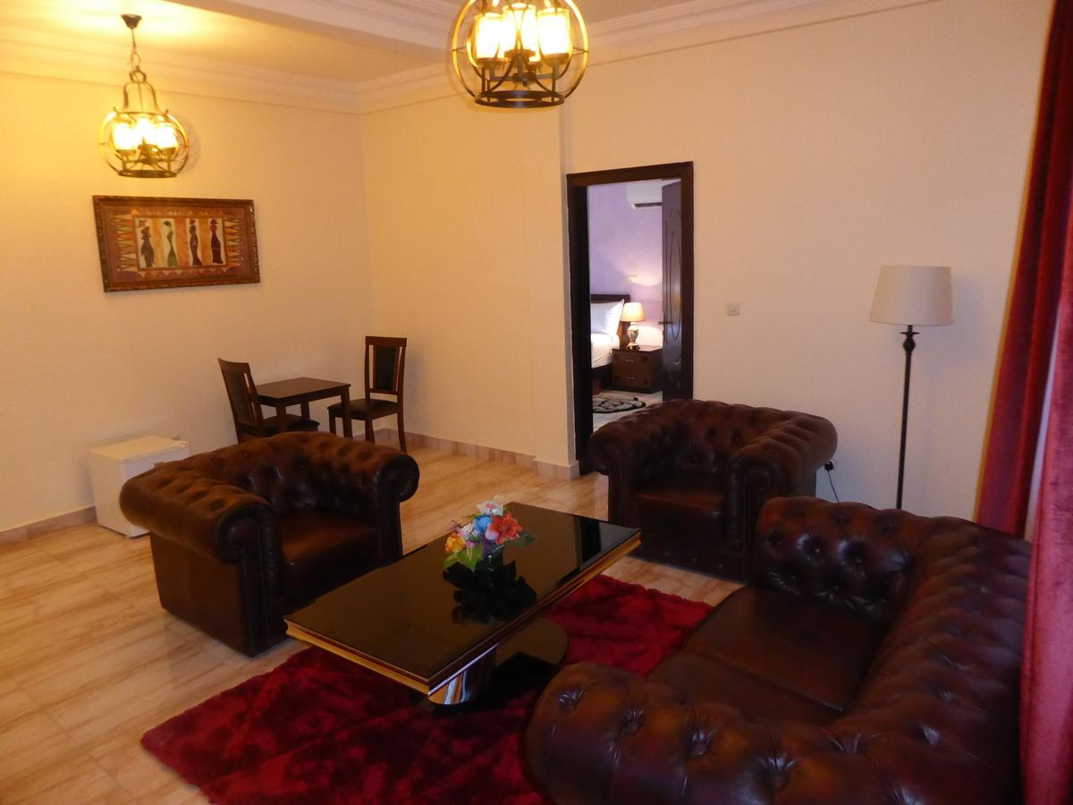 Safyad Hotel Яунде Экстерьер фото